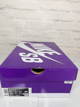 Load image into Gallery viewer, Nike SB Dunk Low Supreme Stars Barkroot Brown (2021)