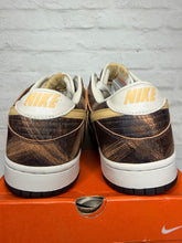 Load image into Gallery viewer, Nike Dunk Low Premium Grunge Pack Baroque Brown (2003) - 13M
