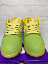 Load image into Gallery viewer, Nike SB Dunk Low Hatch Chili (2026) - 12M

