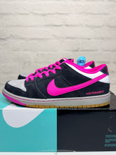 Load image into Gallery viewer, Nike SB Dunk Low Disposable (2014) - 9M
