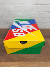 Load image into Gallery viewer, Nike SB Dunk Low 7-Eleven (2020) - 8.5M
