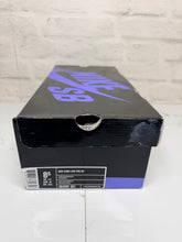 Load image into Gallery viewer, Nike SB Dunk Low Pro Spanish Moss (2006) - 8.5M
