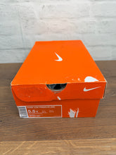 Load image into Gallery viewer, Nike Dunk Low Back to School Notebook (GS)(2007) - 5.5Y

