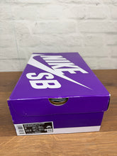 Load image into Gallery viewer, Nike SB Dunk Low Pro Paisley Brown (2022) - 9M
