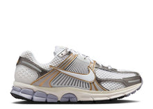 Load image into Gallery viewer, Nike Zoom Vomero 5 Platinum Tint Metallic Gold
