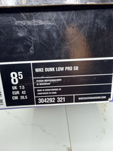 Load image into Gallery viewer, Nike SB Dunk Low Pro Spanish Moss (2006) - 8.5M
