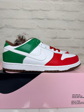 Load image into Gallery viewer, Nike SB Dunk Low Cinco de Mayo (2005)
