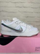 Load image into Gallery viewer, Nike SB Dunk Low Diamond Supply Co. White Diamond (2018)
