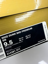 Load image into Gallery viewer, Nike SB Dunk Mid Asbury Casino

