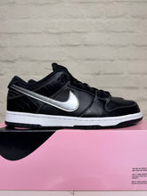 Load image into Gallery viewer, Nike SB Dunk Low Diamond Supply Co. Black Diamond (2018) - 11M
