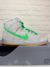 Load image into Gallery viewer, Nike SB Dunk High Silver Box (2016) - 13M
