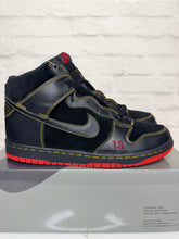 Load image into Gallery viewer, Nike Dunk High Unlucky (2004) - 10M
