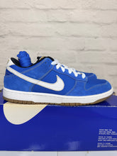 Load image into Gallery viewer, Nike SB Dunk Low Street Fighter Chun (2010)
