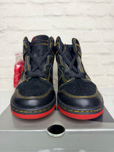 Load image into Gallery viewer, Nike Dunk High Unlucky (2004) - 10M
