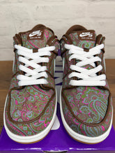 Load image into Gallery viewer, Nike SB Dunk Low Pro Paisley Brown (2022) - 9M
