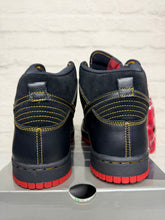 Load image into Gallery viewer, Nike Dunk High Unlucky (2004) - 10M
