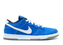 Load image into Gallery viewer, Nike SB Dunk Low Street Fighter Chun
