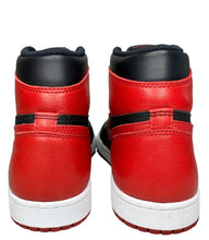 Load image into Gallery viewer, Jordan 1 Retro High Bred Banned (2016) (Preowned)
