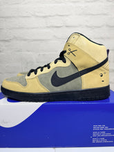 Load image into Gallery viewer, Nike SB Dunk High Chrome Ball Incident (2010) - 12M
