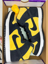 Load image into Gallery viewer, Nike SB Dunk High Pro Reverse Goldenrod
