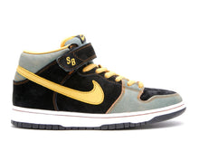 Load image into Gallery viewer, Nike SB Dunk Mid Asbury Casino
