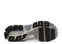 Load image into Gallery viewer, Nike Zoom Vomero 5 Platinum Tint Metallic Gold
