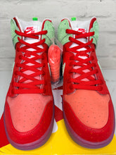 Load image into Gallery viewer, Nike SB Dunk High Strawberry Cough (2021) - 14M
