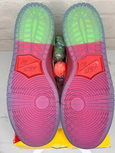 Load image into Gallery viewer, Nike SB Dunk High Strawberry Cough (2021) - 14M

