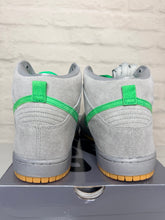 Load image into Gallery viewer, Nike SB Dunk High Silver Box (2016) - 11.5M
