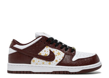 Load image into Gallery viewer, Nike SB Dunk Low Supreme Stars Barkroot Brown (2021)
