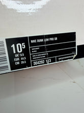 Load image into Gallery viewer, Nike SB Dunk Low Cinco de Mayo (2005)
