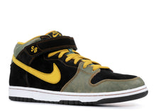 Load image into Gallery viewer, Nike SB Dunk Mid Asbury Casino
