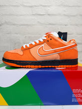 Load image into Gallery viewer, Nike SB Dunk Low Concepts Orange Lobster (2022) - 8M

