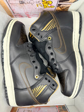 Load image into Gallery viewer, Nike SB Dunk High Pawnshop Skate Co. Old Soul (Special Box)

