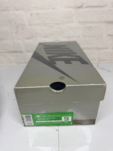 Load image into Gallery viewer, Nike SB Dunk Low Jedi (2004) - 9M
