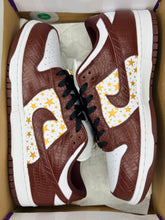 Load image into Gallery viewer, Nike SB Dunk Low Supreme Stars Barkroot Brown (2021)
