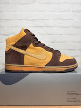 Load image into Gallery viewer, Nike SB Dunk High Brown Pack (2003) - 10M
