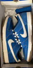 Load image into Gallery viewer, Nike SB Dunk Low Street Fighter Chun
