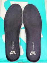 Load image into Gallery viewer, Nike SB Dunk Low Un-Raygun (2015) - 9M
