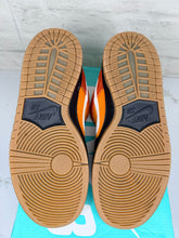 Load image into Gallery viewer, Nike SB Dunk Low Un-Raygun (2015) - 9M
