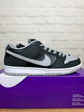 Load image into Gallery viewer, Nike SB Dunk Low J-Pack Shadow (2020) - 10M
