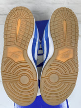 Load image into Gallery viewer, Nike SB Dunk Low Street Fighter Chun (2010)
