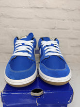 Load image into Gallery viewer, Nike SB Dunk Low Street Fighter Chun (2010)
