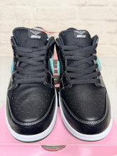 Load image into Gallery viewer, Nike SB Dunk Low Diamond Supply Co. Black Diamond (2018) - 11M

