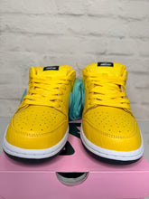 Load image into Gallery viewer, Nike SB Dunk Low Diamond Supply Co. Canary Diamond (Sample Friends and Family) (2018)
