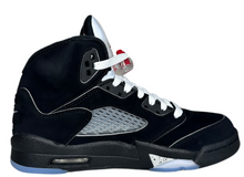 Load image into Gallery viewer, Jordan 5 Retro OG Black Metallic Reimagined (GS) (Preowned)
