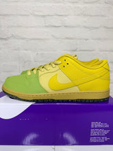 Load image into Gallery viewer, Nike SB Dunk Low Hatch Chili (2026) - 12M
