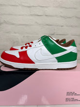 Load image into Gallery viewer, Nike SB Dunk Low Cinco de Mayo (2005)
