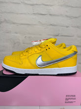Load image into Gallery viewer, Nike SB Dunk Low Diamond Supply Co. Canary Diamond (Sample Friends and Family) (2018)
