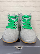 Load image into Gallery viewer, Nike SB Dunk High Silver Box (2016) - 11.5M
